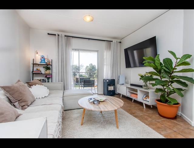 2 BEDROOM APARTMENT FOR SALE IN SUNDOWNER